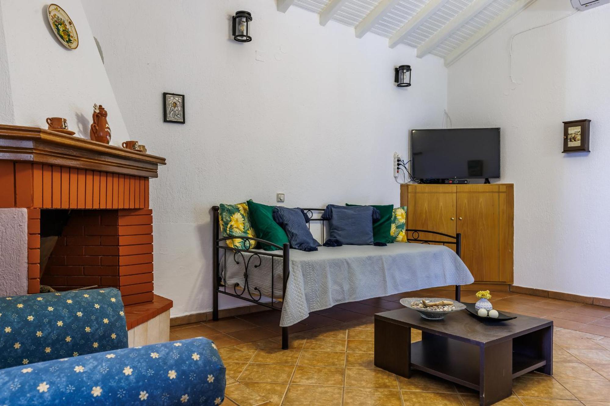 Nerissa Cottage - Skopelos Glossa Atheato エクステリア 写真