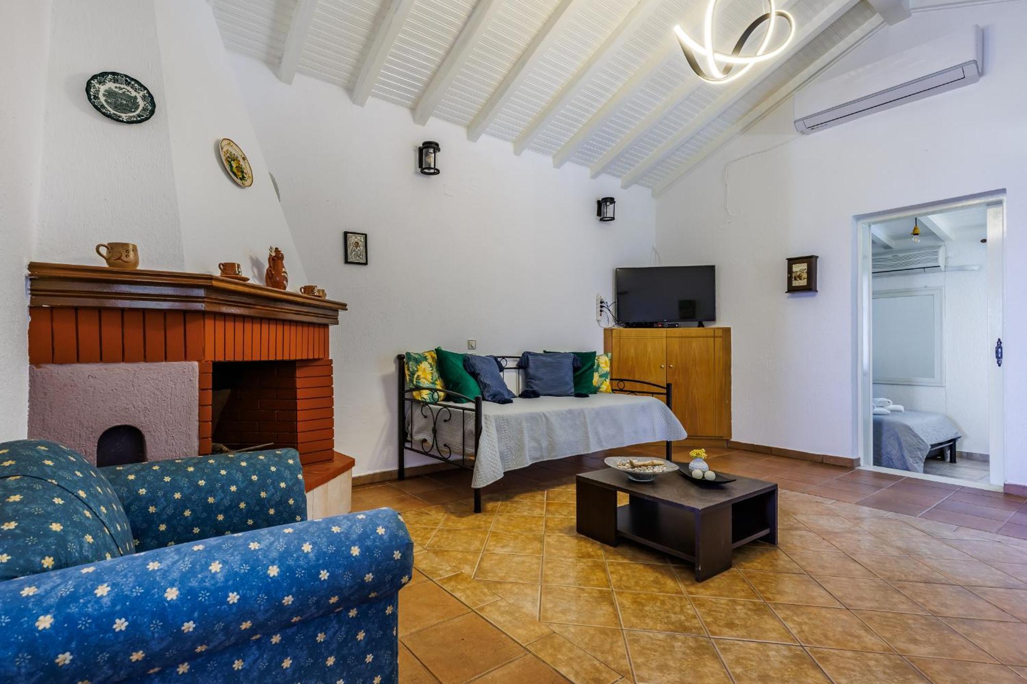 Nerissa Cottage - Skopelos Glossa Atheato エクステリア 写真