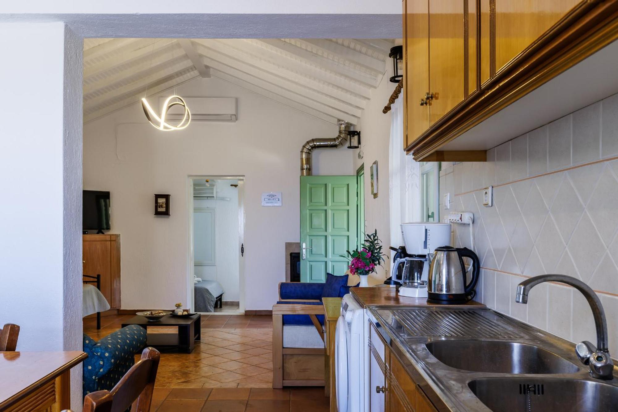 Nerissa Cottage - Skopelos Glossa Atheato エクステリア 写真