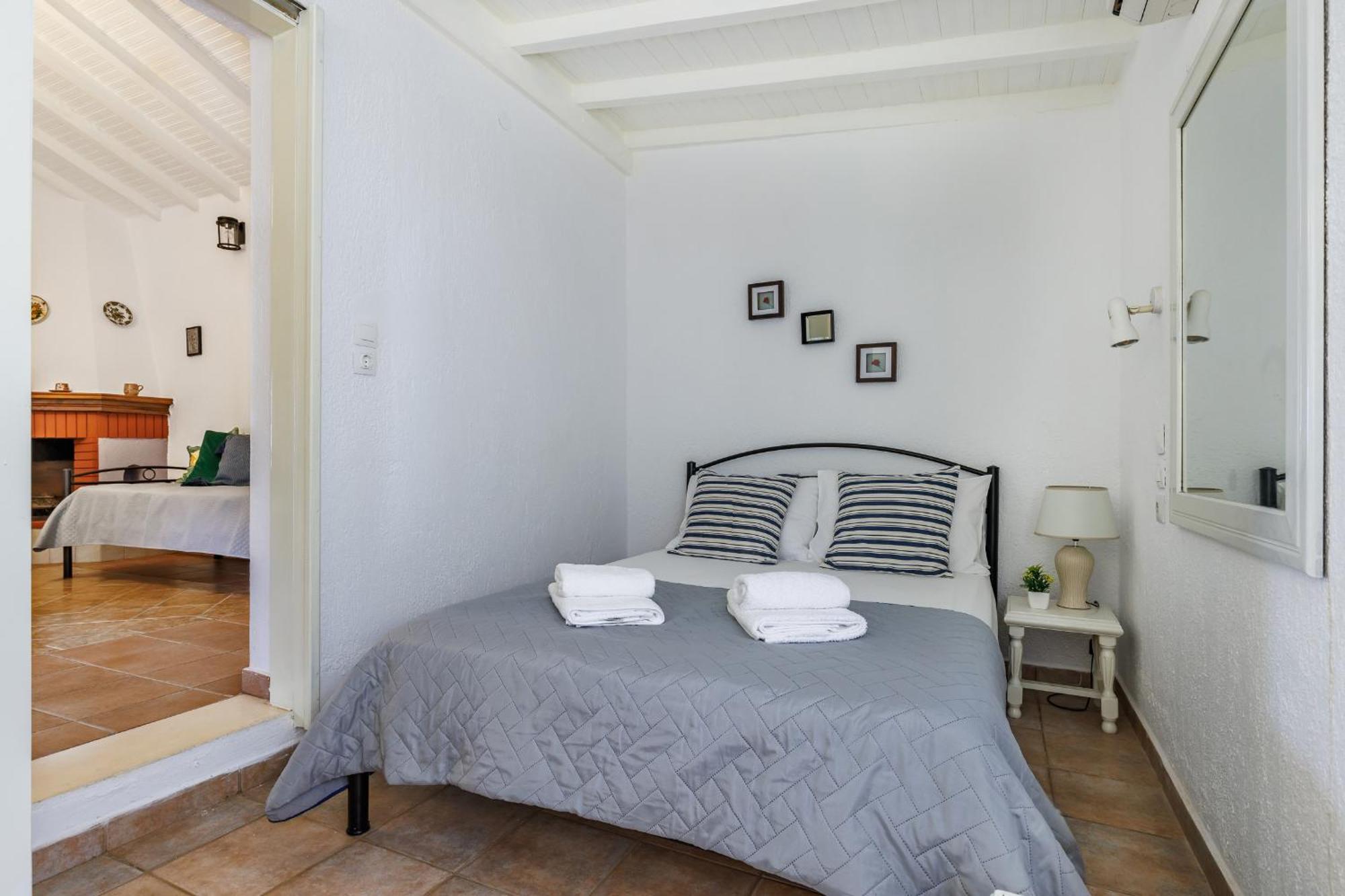 Nerissa Cottage - Skopelos Glossa Atheato エクステリア 写真